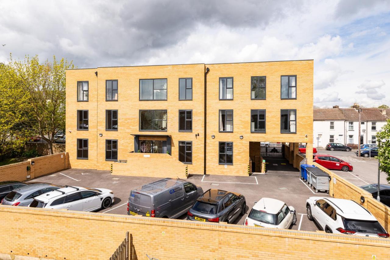 Professional Comfort - Long Stay Deals - Apartment 4 Gillingham  Εξωτερικό φωτογραφία